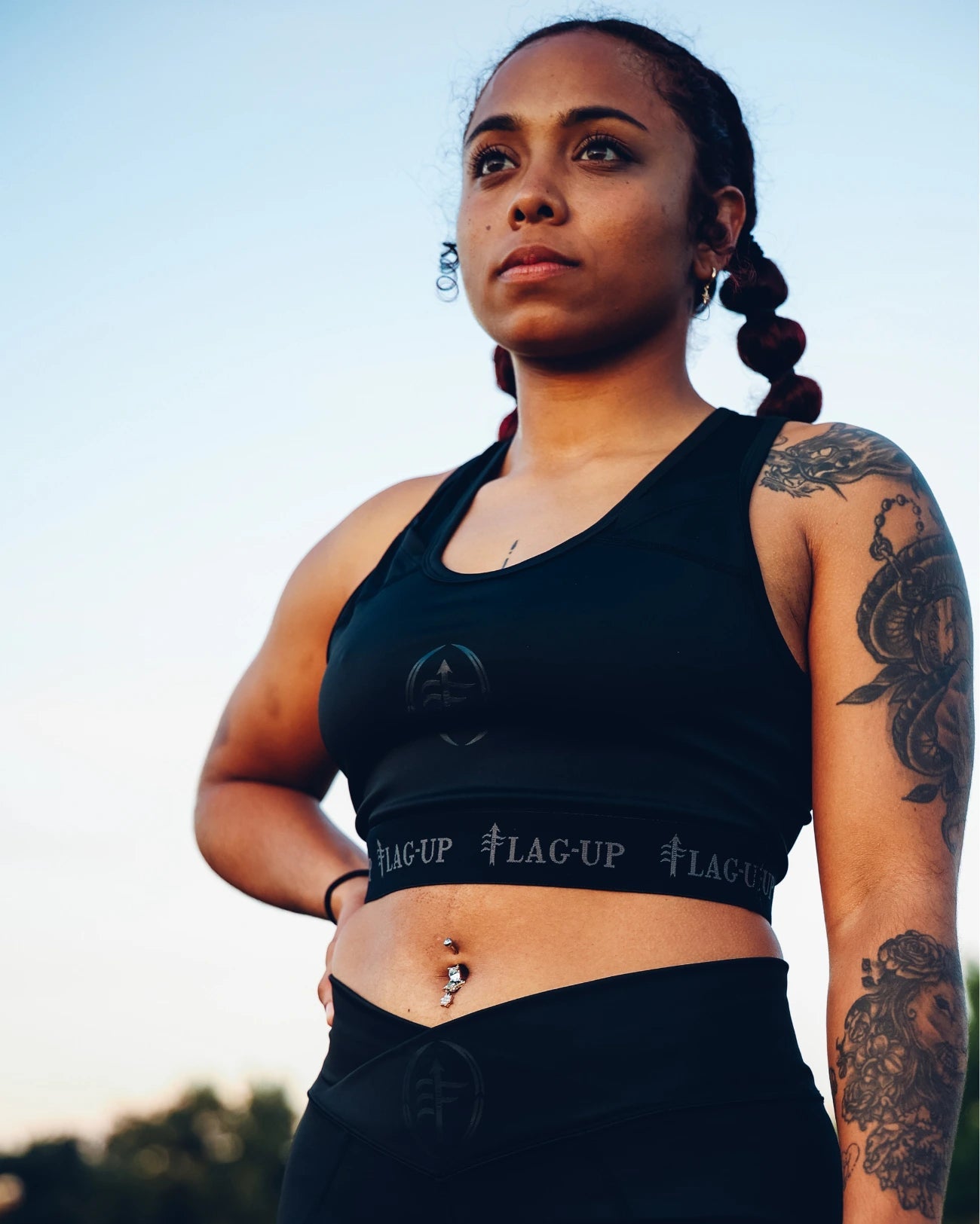 BLACKOUT LONGLINE POCKET SPORTS BRA - Flag - Up