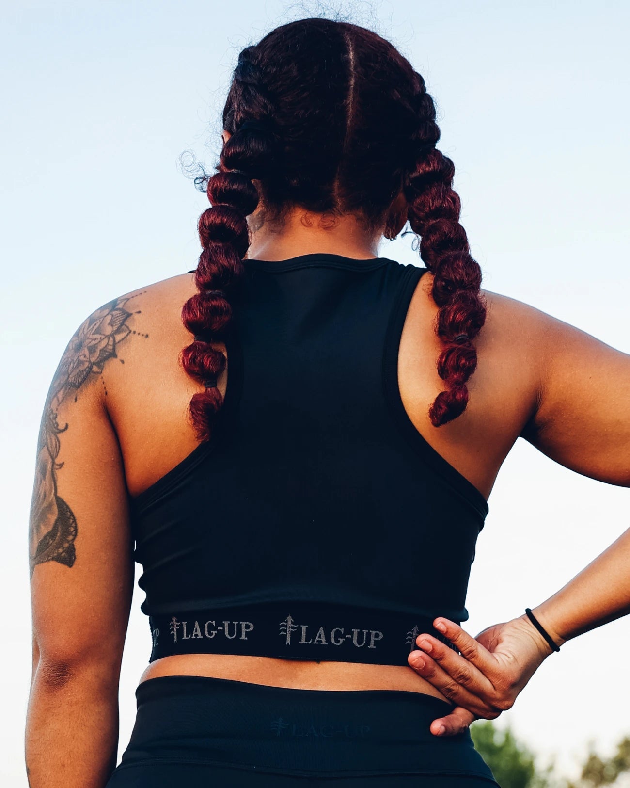 BLACKOUT LONGLINE POCKET SPORTS BRA - Flag - Up