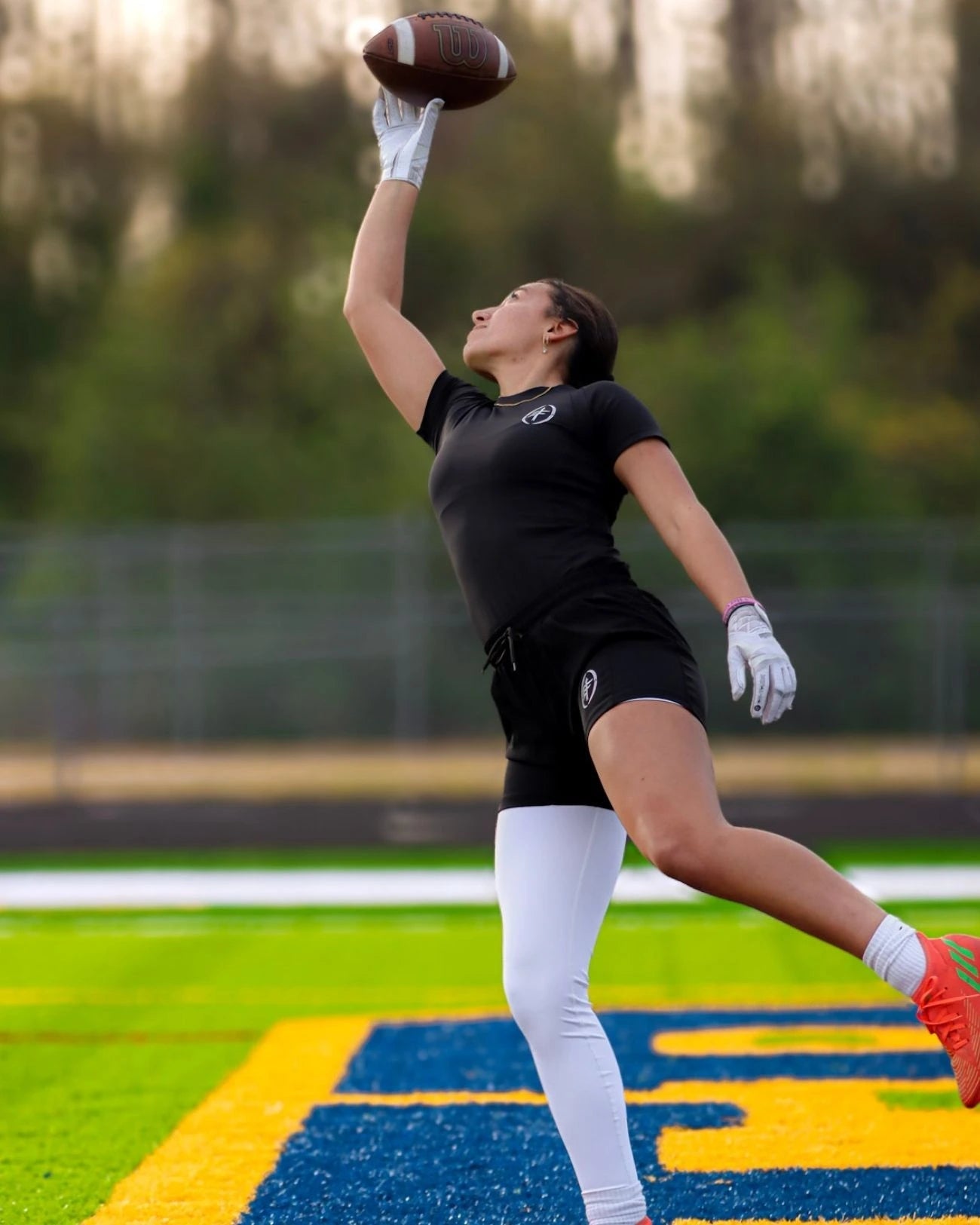 WHITE SINGLE LEG COMPRESSION - Flag - Up